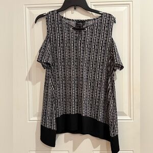 Rafaella top/blouse with cold shoulder. Size Medium.